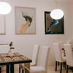 La Contrada فندق 3*