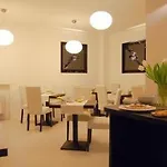 فندق La Contrada 3*