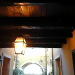 La Contrada فندق