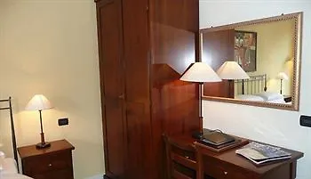 La Contrada מלון ורבאניה