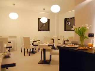 מלון La Contrada 3*